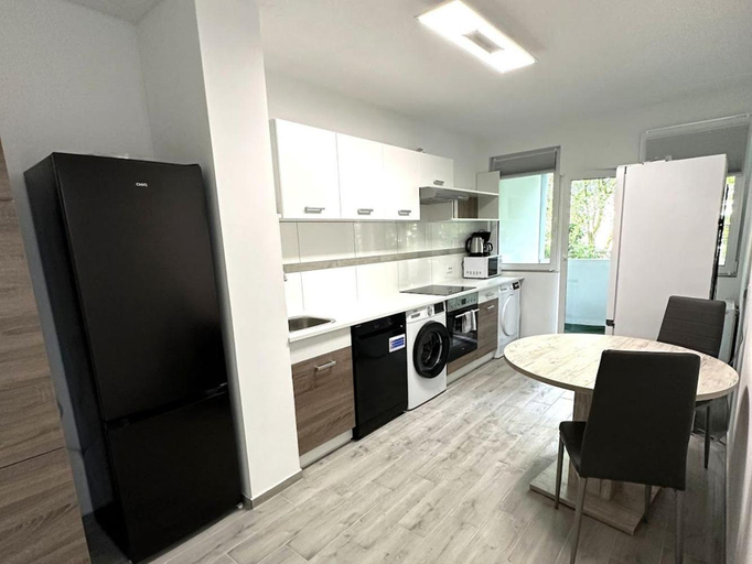 Kitchen 4, Apartments with Balcony in Krefeld, Krefeld