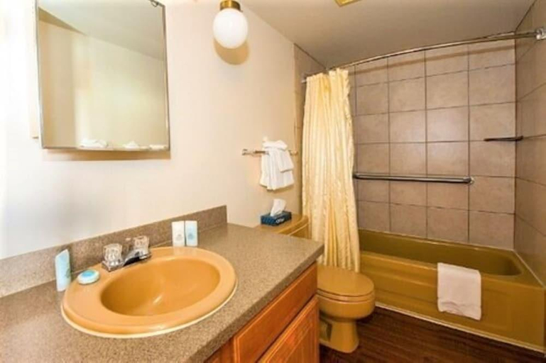 Bathroom, Twin Rivers Vasquez, Grand