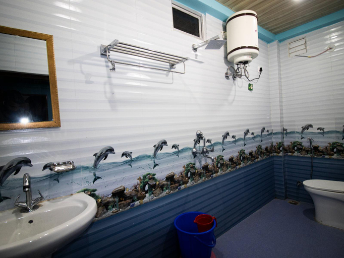 Bathroom, BLISSFUL MOUNTAIN HOMESTAY, Tehri Garhwal