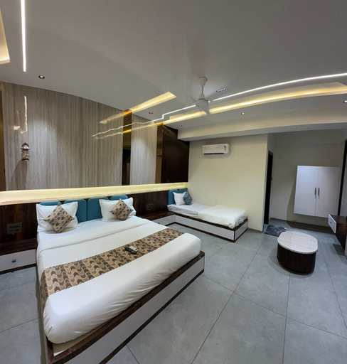 Room 5, Hotel Vallabh Sky, Vadodara