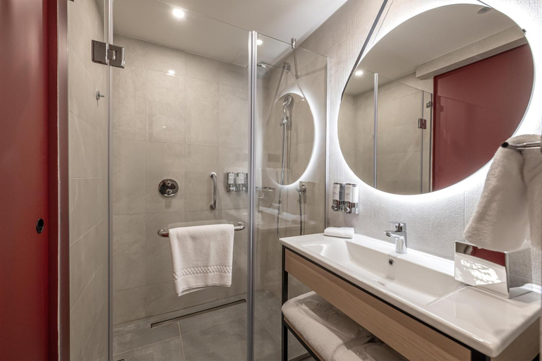 Bathroom 3, Hampton By Hilton Batumi Center, Batumi