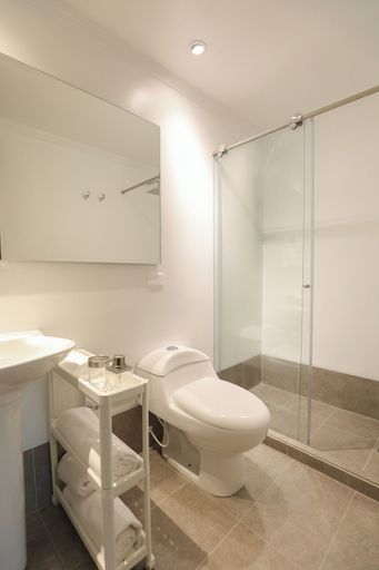 Bathroom, letoH 69, Santafé de Bogotá