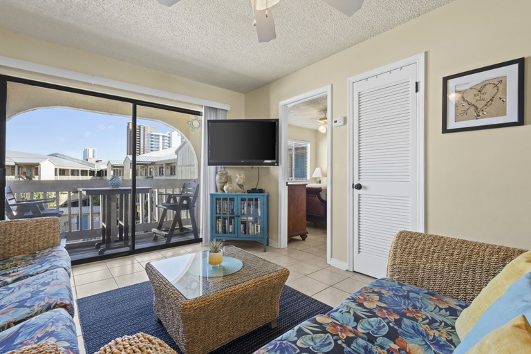 Living area 3, Las Palmas 224 2 Bedroom Condo by RedAwning, Baldwin