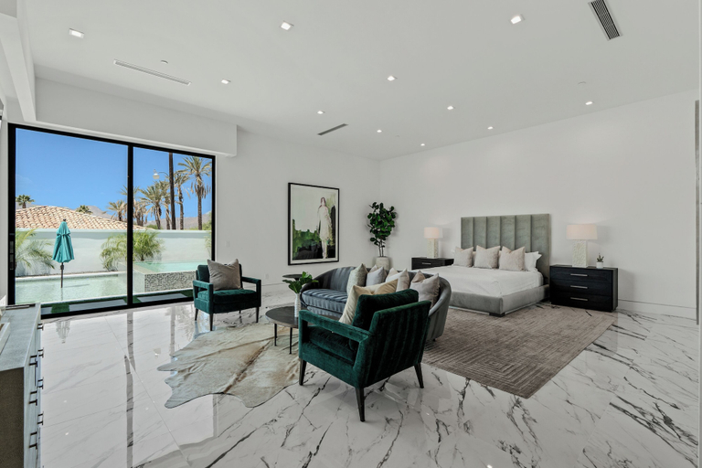 Room 4, The Bravo Villas by AvantStay, Riverside