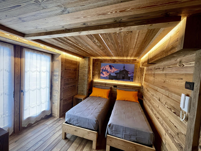 Bedroom 2, ValmalencoAlpina, Sondrio
