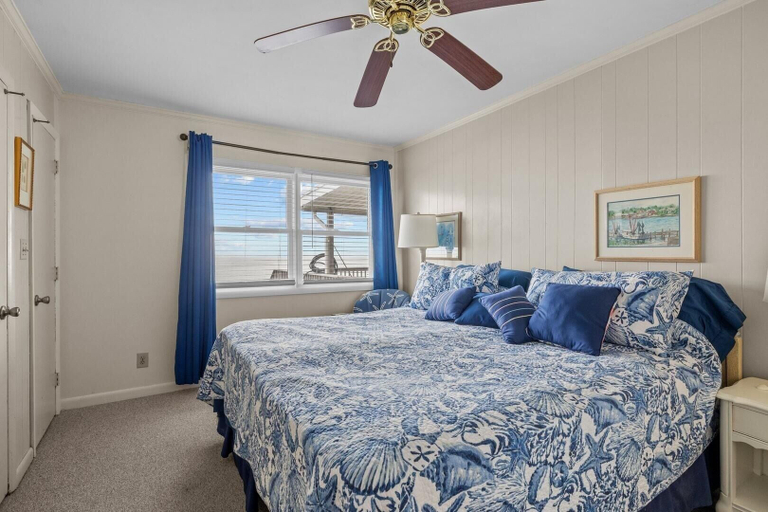 Room 5, Bryant Cottage 6 Bedroom Home, Carteret