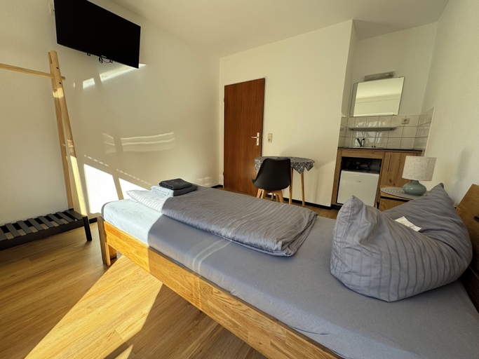 Bedroom 5, Pension Stadtallendorf, Marburg-Biedenkopf