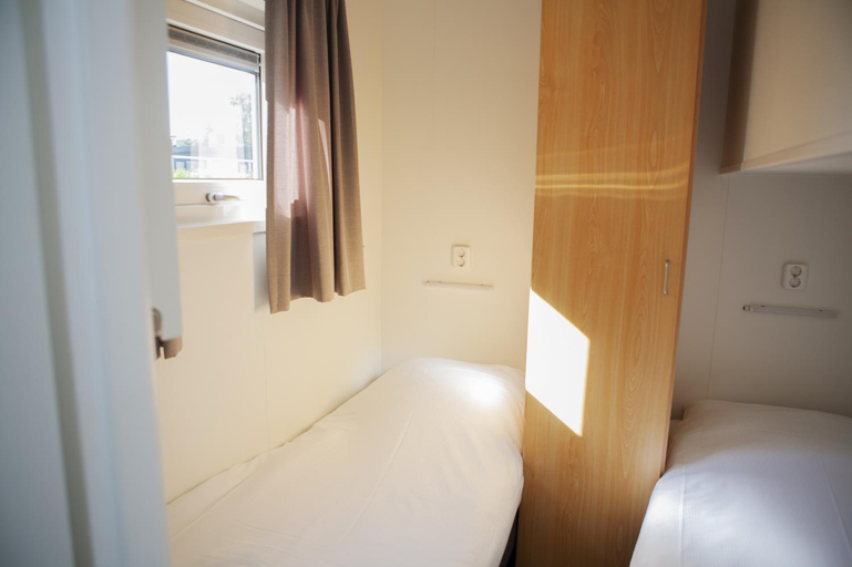 Bedroom 3, Six pers. Veluwelounge + Wellness, Barneveld