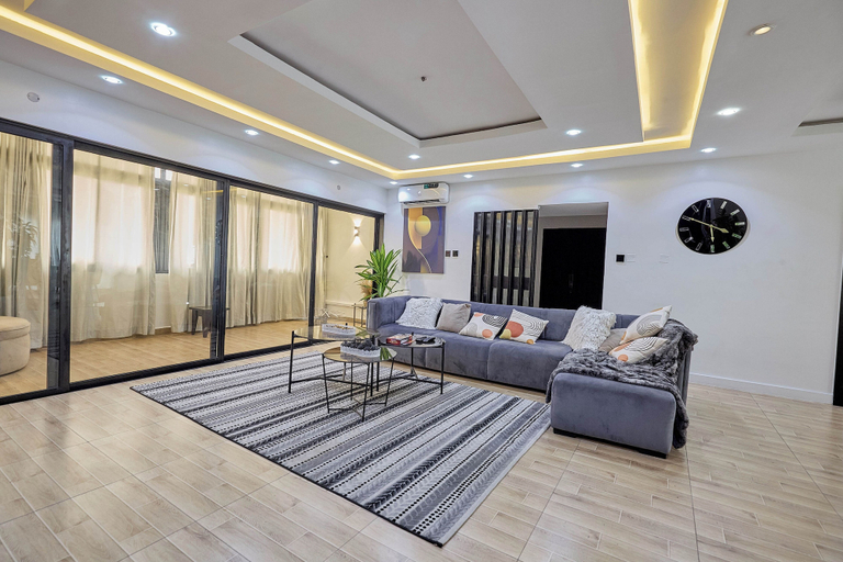 Living area 2, TOP LOFT 3 BED PENTHOUSE APARTMENT, Eti-Osa