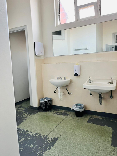 Bathroom, Leura Hotel, Corangamite - North