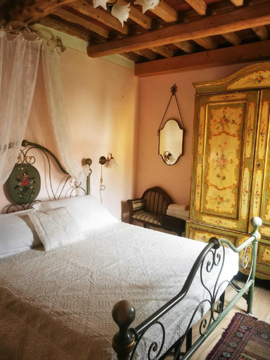 Bedroom 2, La Rosa Nel Verde, Lucca