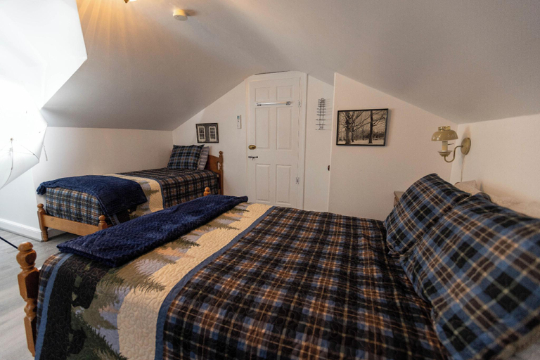 Bedroom 3, Blue Bear inn, Hillsborough