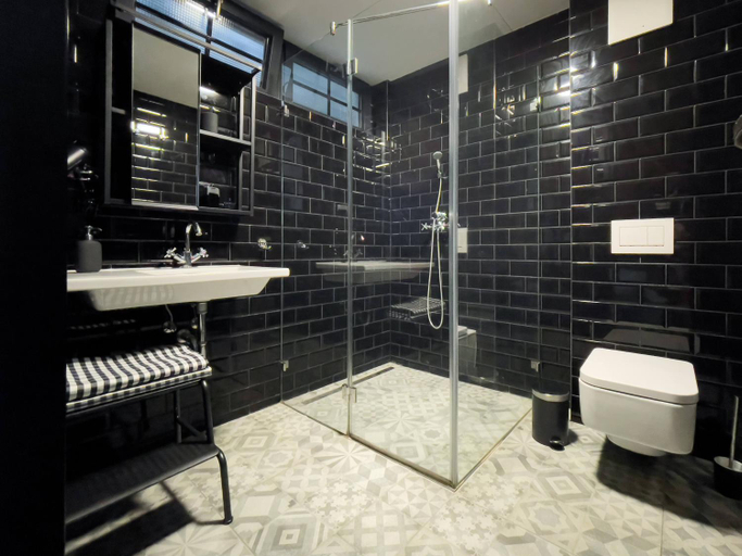 Bathroom 3, Astoria Central Home Apartments, Budapesti