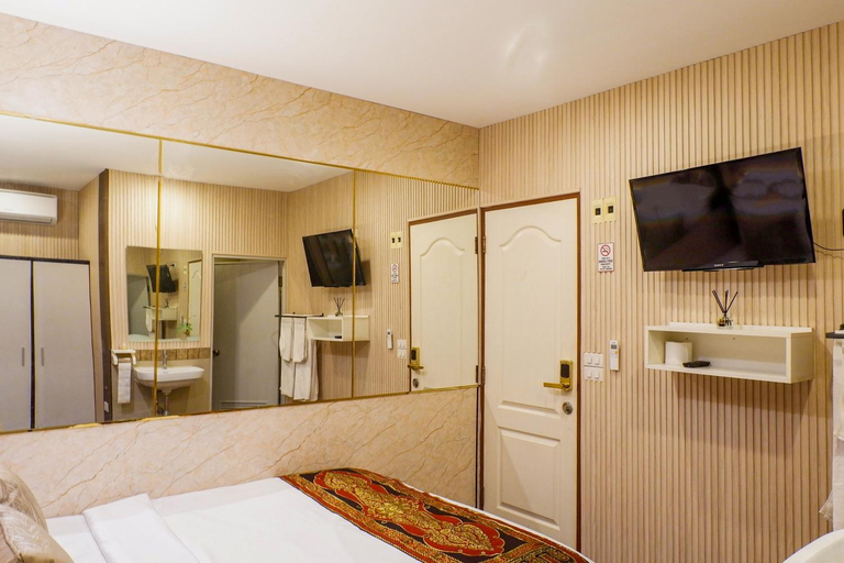 Bedroom 2, Usman Halal Home, Khlong Toey