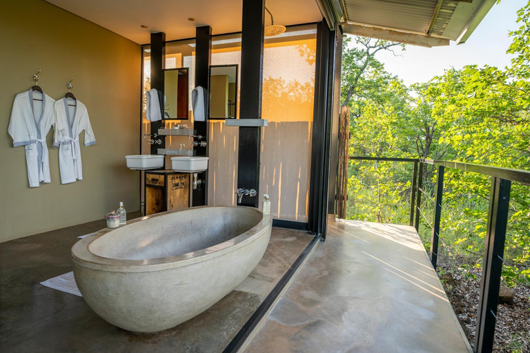 Bathroom 4, The Outpost Lodge, Vhembe