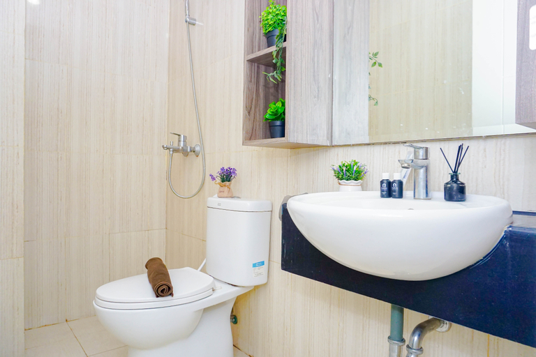 Bathroom, Nice Studio at Sentul Tower Apartment By Travelio, Bogor