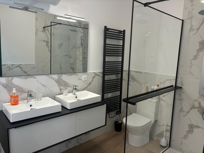 Bathroom, Hotel Du Pharo, Bouches-du-Rhône