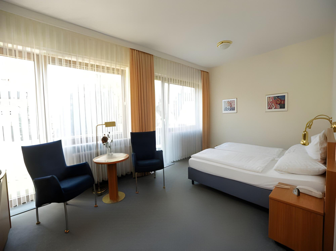 Bedroom 2, Hotel Rheinland, Main-Kinzig-Kreis