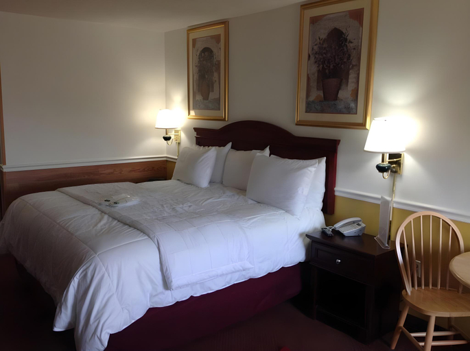 Bedroom 3, Hallmarc Inn & Suites of West Memphis, Crittenden