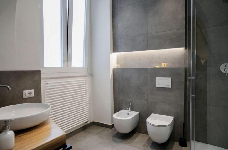Bathroom 3, Teatro Suites Rooms, Catania