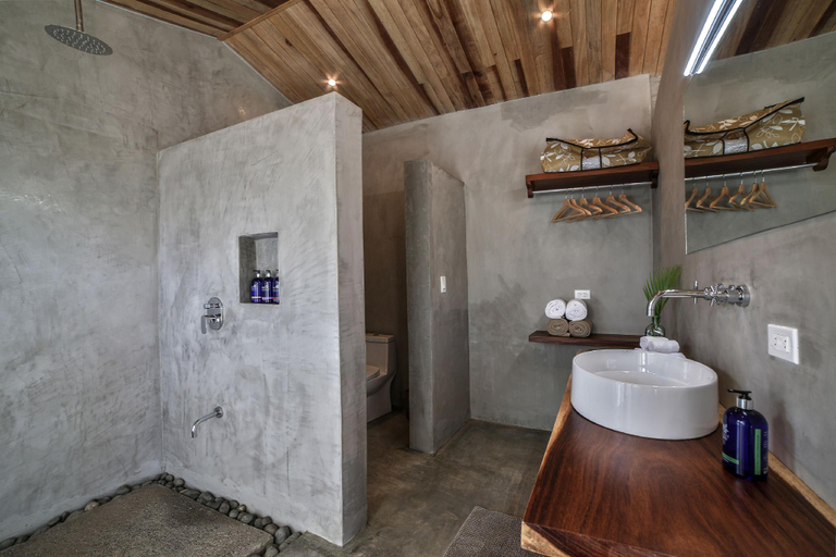 Bathroom 4, Villas Kalei, Santa Cruz