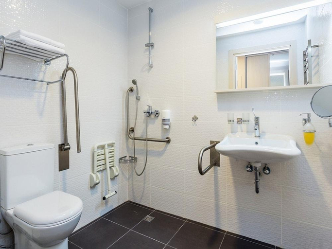 Bathroom 3, Aqua-Minsk Hotel, Minsk