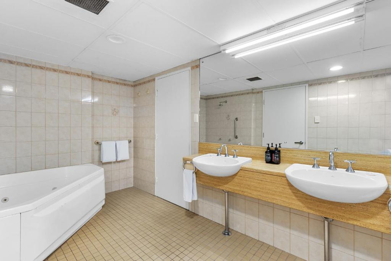 Bathroom 2, Mantra Meridien Adelaide, Adelaide