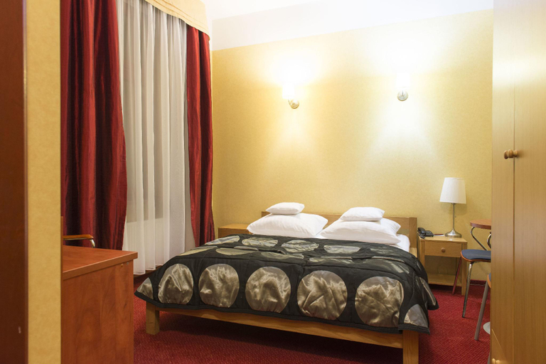 Bedroom 2, Europa Hotel, Kalisz