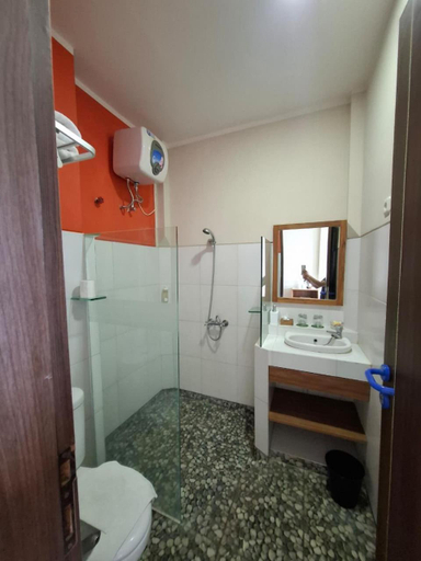 Bathroom 2, Bella Vista Premium Homestay, Banyuwangi