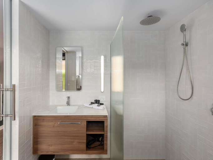 Bathroom 4, Mantra Mount Gambier, Mount Gambier