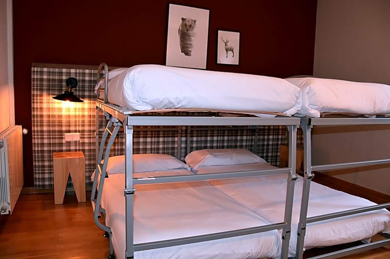 Bedroom 4, SNO Vall de Boi, Lleida