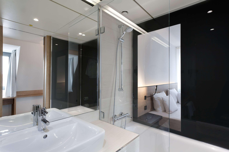 Bathroom 4, SORAT Hotel Saxx Nürnberg, Nürnberg