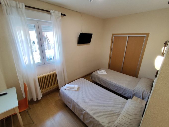 Bedroom 3, Hostal Hernan Cortes, Cáceres