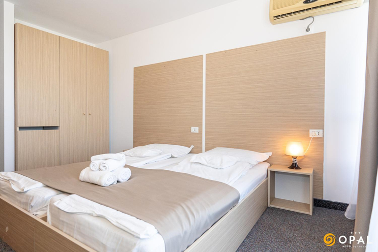 Bedroom 3, Hotel Opal, Mangalia