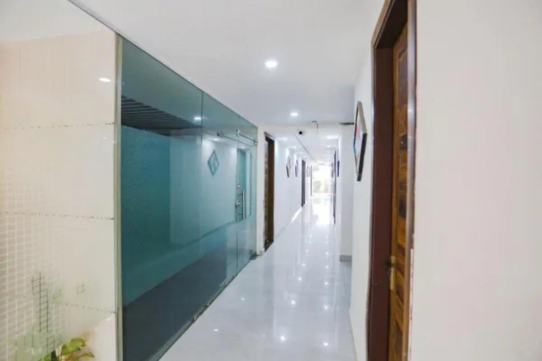 Public Area 2, FabHotel Amrit Grand, Gurgaon