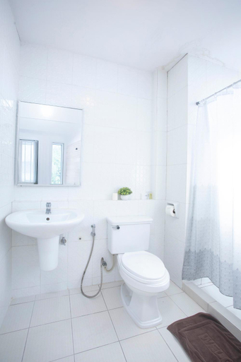 Bathroom 4, Rangsit Apartment II, Thanyaburi