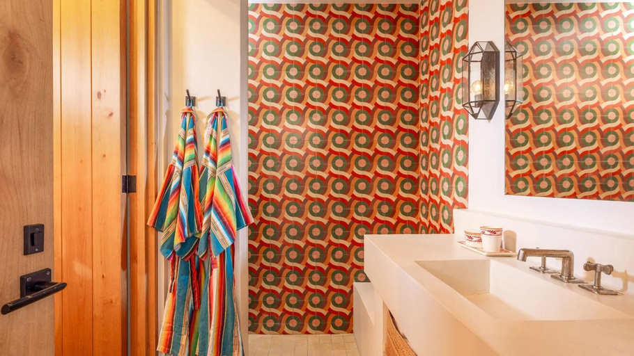 Bathroom 5, Hotel San Cristobal, La Paz