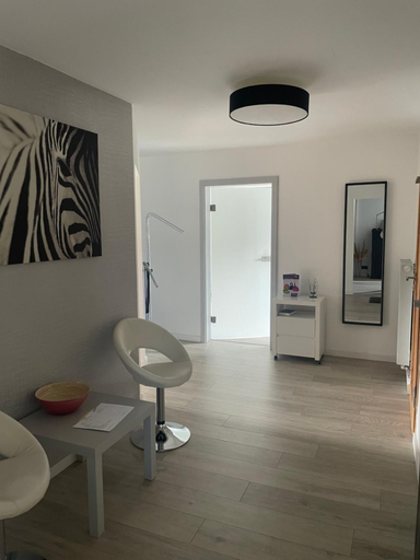 Others 4, Body Kult Loft - Modernes Appartement mit 2 separaten Schlafzimmern - kostenlose Parkplatze direkt a, Zwickau