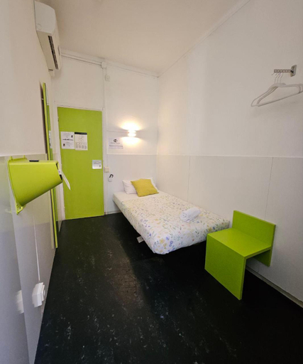 Bedroom 2, Central and Basic Universitat, Barcelona