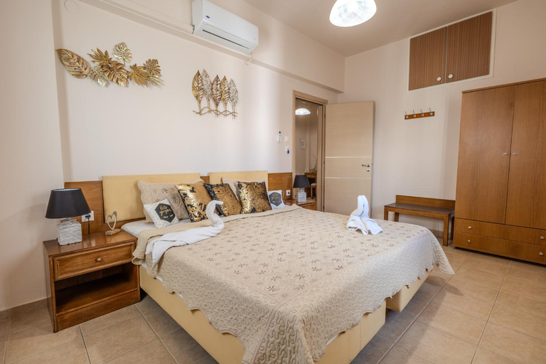 3, Georgias Apartments, South Aegean