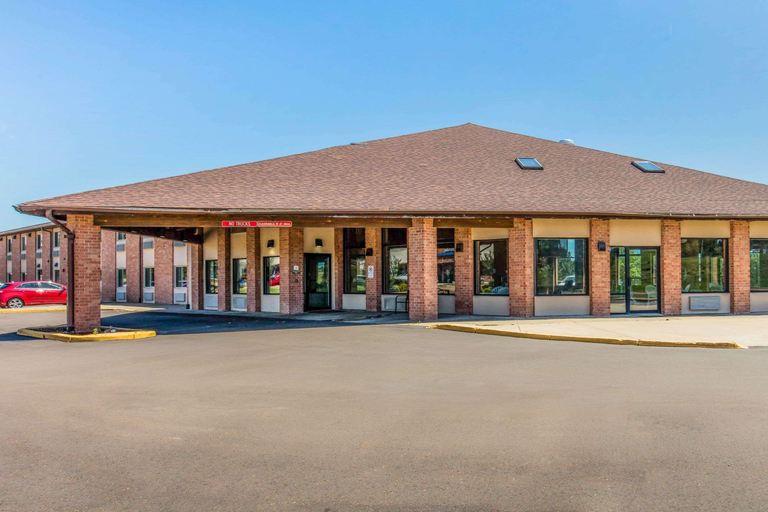 Exterior & Views 2, Quality Inn Batesville, Panola