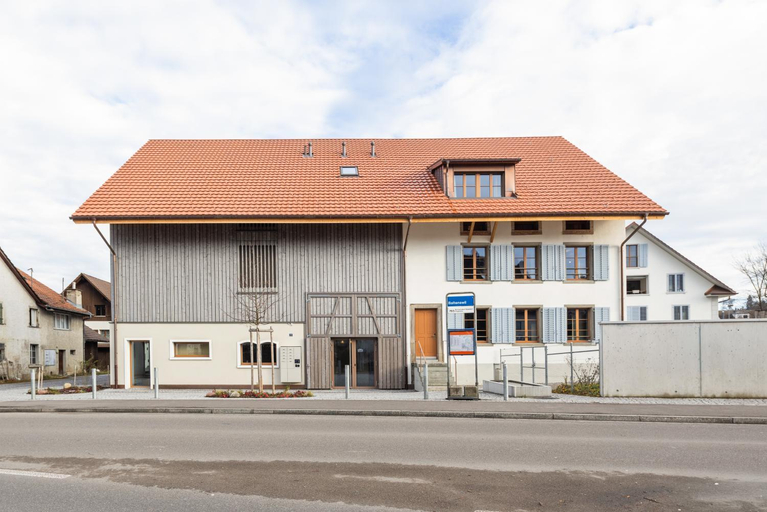 Exterior & Views