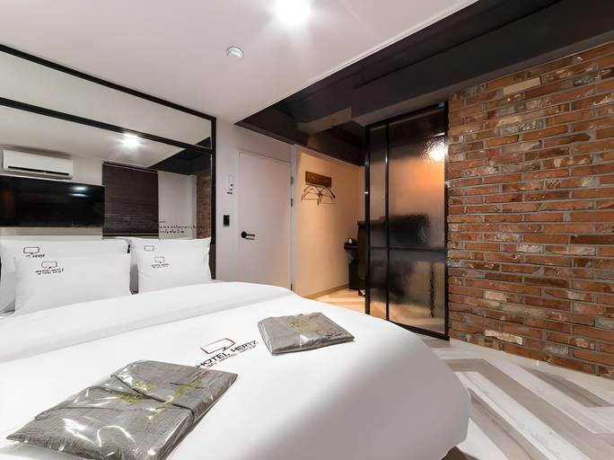 Bedroom 2, Incheon (Juan) HERTZ, Nam