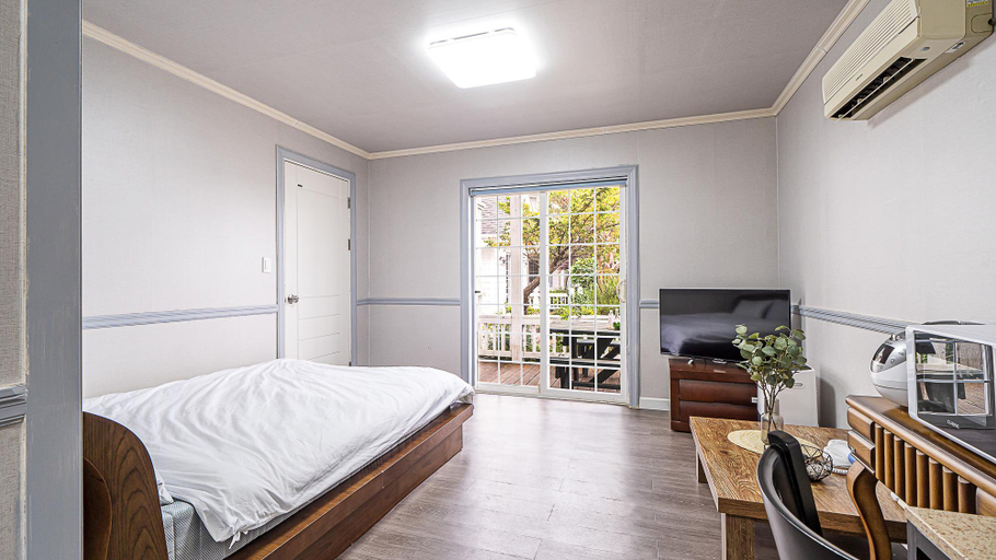 Bedroom 2, Taean Ire Pension, Taean