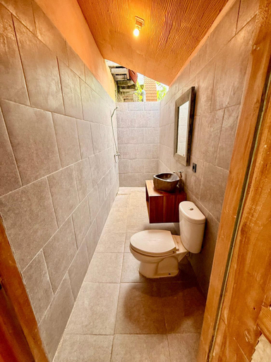 Bathroom 5, Dikaloha Surfschool and Stay, Jembrana