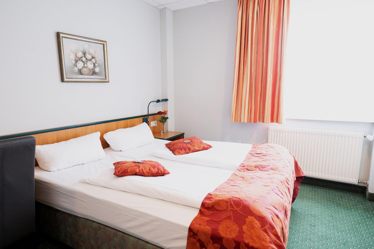 Bedroom 3, Hotel Landhaus Dierkow, Rostock