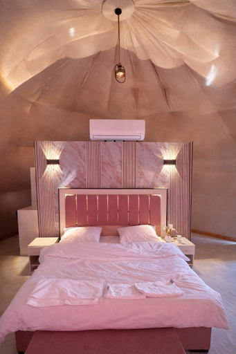 Bedroom 2, Luxury Helena Bubbles & Tours, Quaira