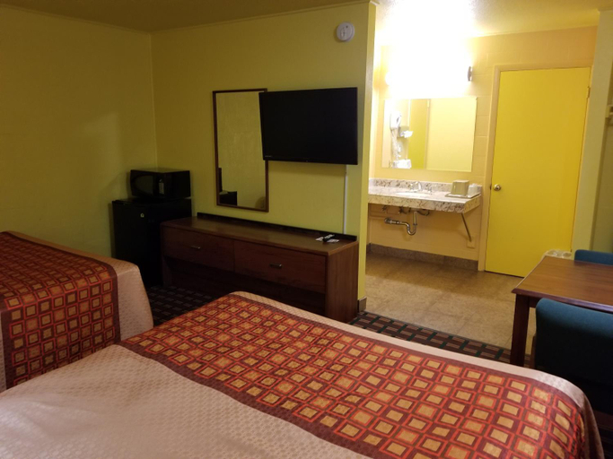 Bedroom 2, Motel 7 Rawlins, Carbon