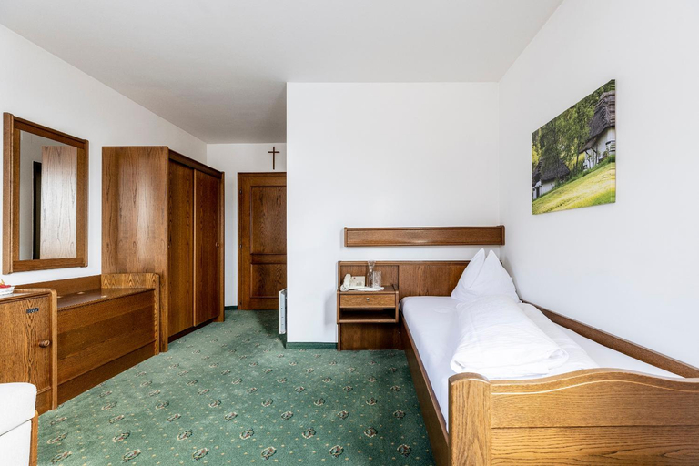Bedroom, Genussgasthof & Hotel beim Krutzler, Güssing