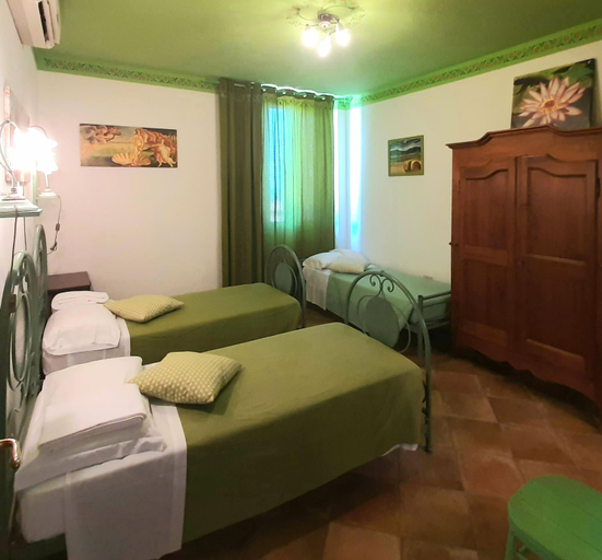 Bedroom 2, Bio Agriturismo Mare in Campagna, Fermo